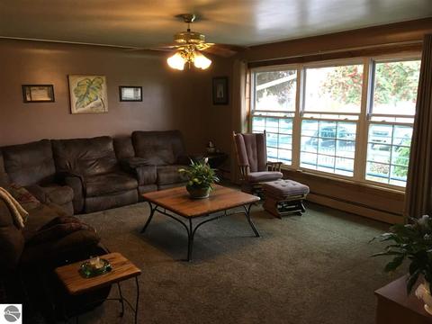 724 E Cedar St, Standish, MI 48658 photo 8