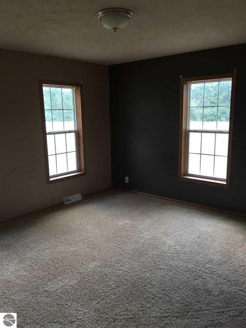 2825 N Moonbeam Ct, Stanton, MI 48888 photo 13