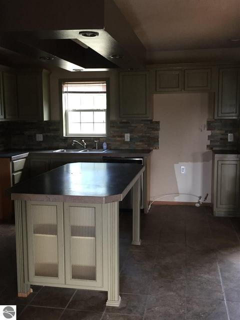 2825 N Moonbeam Ct, Stanton, MI 48888 photo 8