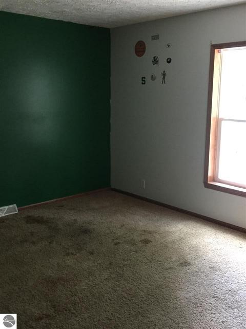 2825 N Moonbeam Ct, Stanton, MI 48888 photo 9