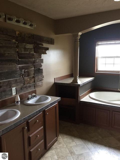 2825 N Moonbeam Ct, Stanton, MI 48888 photo 14