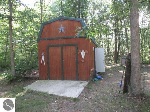 8176 W Fillmore Rd, Sumner, MI 48889 photo 10