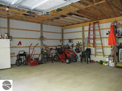 8176 W Fillmore Rd, Sumner, MI 48889 photo 18