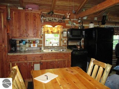 8176 W Fillmore Rd, Sumner, MI 48889 photo 2