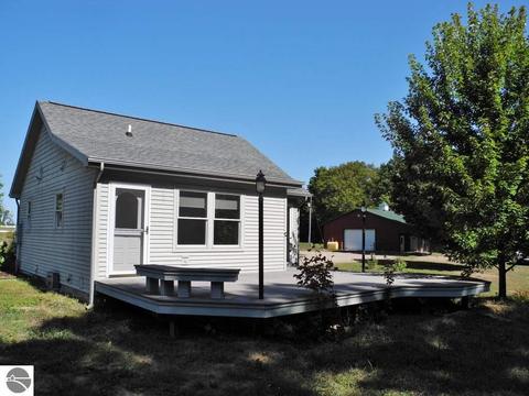 5544 E Kabat Rd, Cedar, MI 49621 photo 5