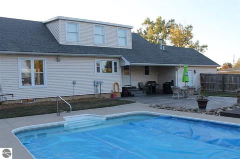 530 N Main St, Ithaca, MI 48847 photo 2