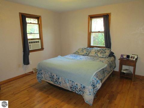 8624 S Schomberg Rd, Cedar, MI 49621 photo 4