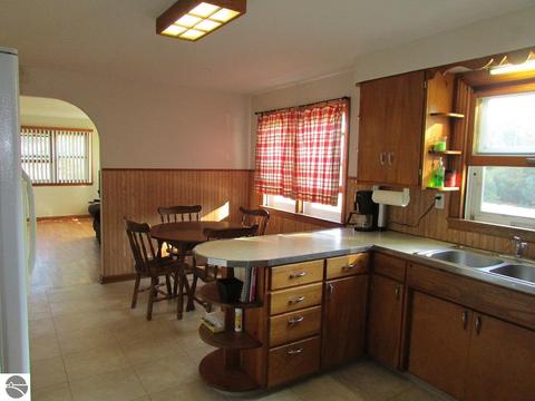 8624 S Schomberg Rd, Cedar, MI 49621 photo 2