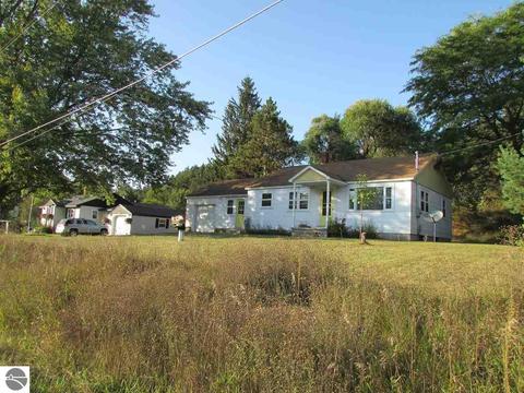 8624 S Schomberg Rd, Cedar, MI 49621 photo 11