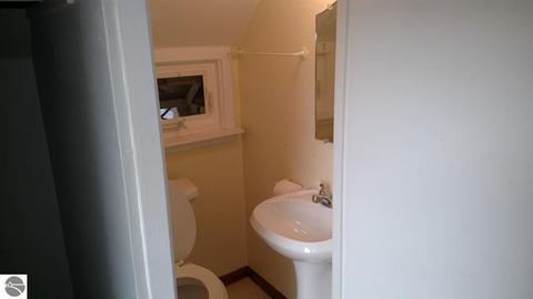 527 E Cedar, Standish, MI 48658 photo 4