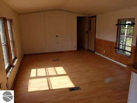 3220 N Ferris Rd, Sumner, MI 48889 photo 4