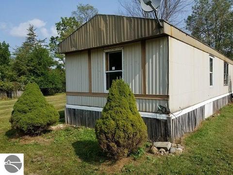 3220 N Ferris Rd, Sumner, MI 48889 photo 13