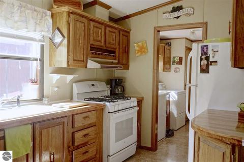 10380 E Wing Rd, Shepherd, MI 48883 photo 10