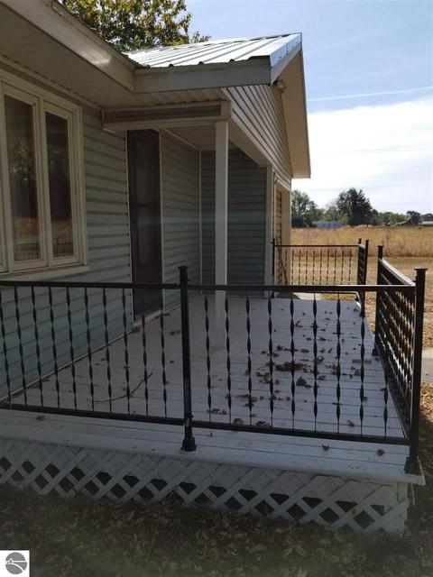 1780 N Jerome Rd, Ithaca, MI 48847 photo 4