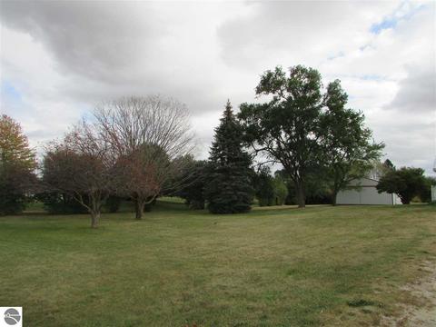 7090 E Pleasant Valley Rd, Shepherd, MI 48883 photo 4