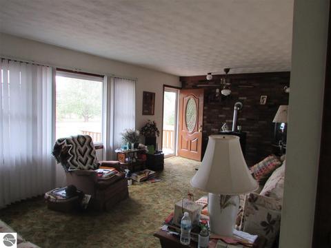 7090 E Pleasant Valley Rd, Shepherd, MI 48883 photo 9