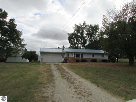 7090 E Pleasant Valley Rd, Shepherd, MI 48883 photo 2