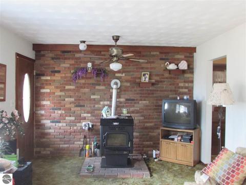 7090 E Pleasant Valley Rd, Shepherd, MI 48883 photo 10