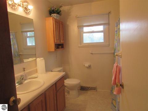 7090 E Pleasant Valley Rd, Shepherd, MI 48883 photo 13