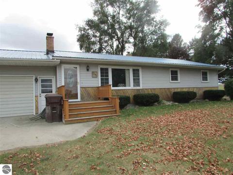 7090 E Pleasant Valley Rd, Shepherd, MI 48883 photo 5