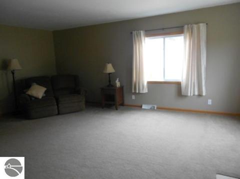 232 S Brown St, Ithaca, MI 48847 photo 4