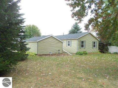 232 S Brown St, Ithaca, MI 48847 photo 2
