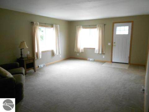 232 S Brown St, Ithaca, MI 48847 photo 3