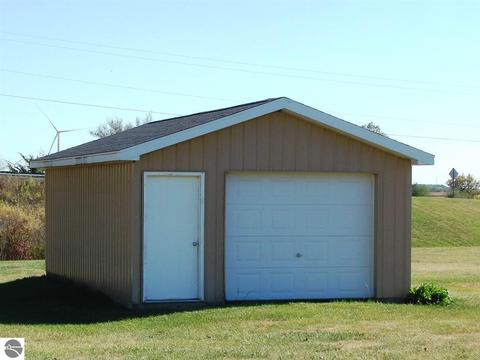328 E Saint Charles Rd, Ithaca, MI 48847 photo 10