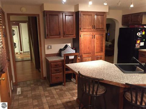 430 Maple, Ithaca, MI 48847 photo 12
