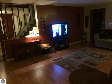 430 Maple, Ithaca, MI 48847 photo 18