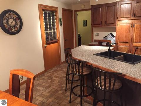 430 Maple, Ithaca, MI 48847 photo 9