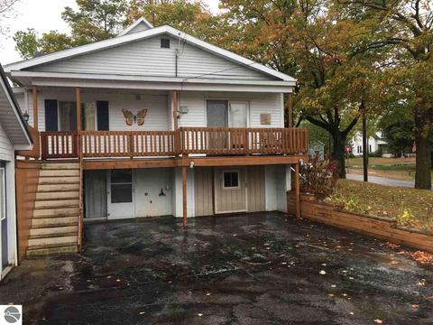 430 Maple, Ithaca, MI 48847 photo 4