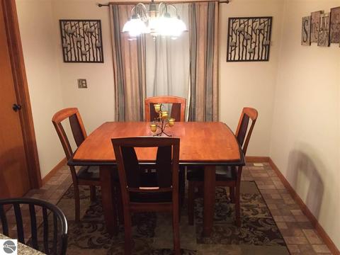 430 Maple, Ithaca, MI 48847 photo 10