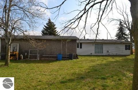 4354 S Dean Rd, Ithaca, MI 48847 photo 8