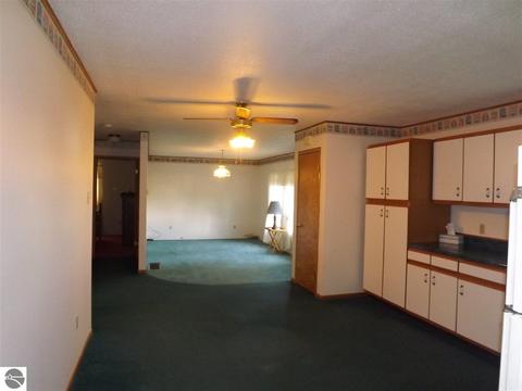 10795 Pine St, Sumner, MI 48889 photo 11