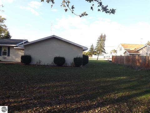 10795 Pine St, Sumner, MI 48889 photo 56