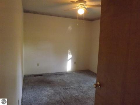 10795 Pine St, Sumner, MI 48889 photo 17