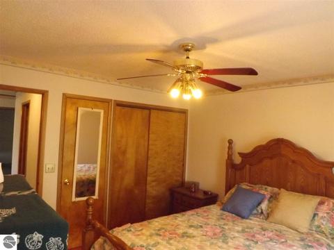 10795 Pine St, Sumner, MI 48889 photo 13
