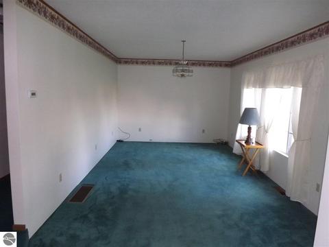 10795 Pine St, Sumner, MI 48889 photo 8