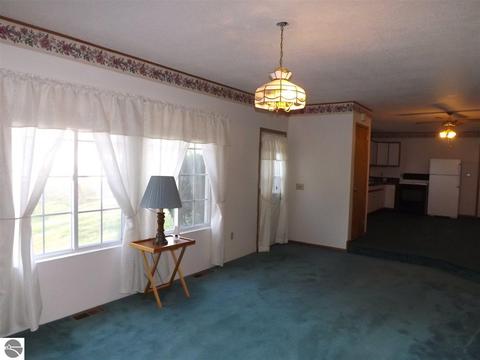 10795 Pine St, Sumner, MI 48889 photo 23