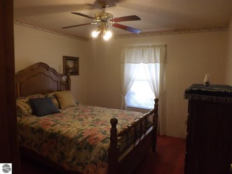10795 Pine St, Sumner, MI 48889 photo 20