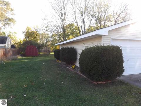 10795 Pine St, Sumner, MI 48889 photo 36