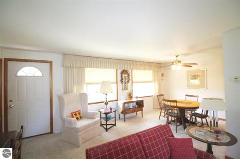 309 Golfside Dr, Alma, MI 48801 photo 6