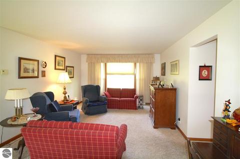 309 Golfside Dr, Alma, MI 48801 photo 4