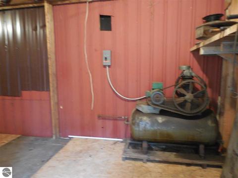 185 County Farm Rd, Harrison, MI 48625 photo 34