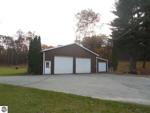 185 County Farm Rd, Harrison, MI 48625 photo 3