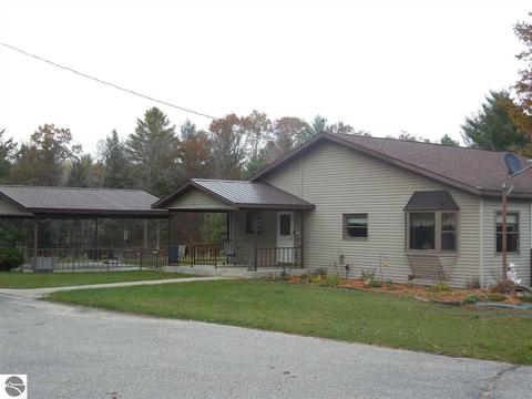 185 County Farm Rd, Harrison, MI 48625 photo 4