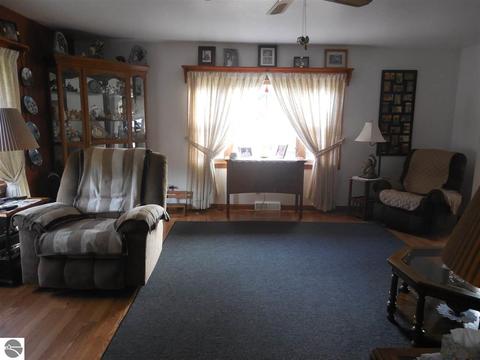 185 County Farm Rd, Harrison, MI 48625 photo 10