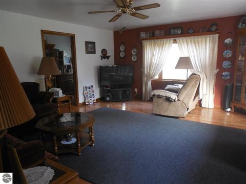 185 County Farm Rd, Harrison, MI 48625 photo 9