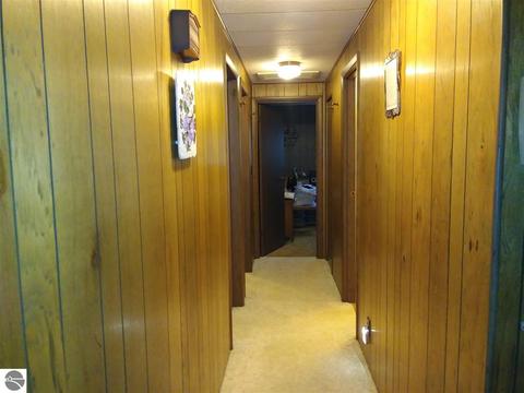 631 S Jeffery Ave, Ithaca, MI 48847 photo 6